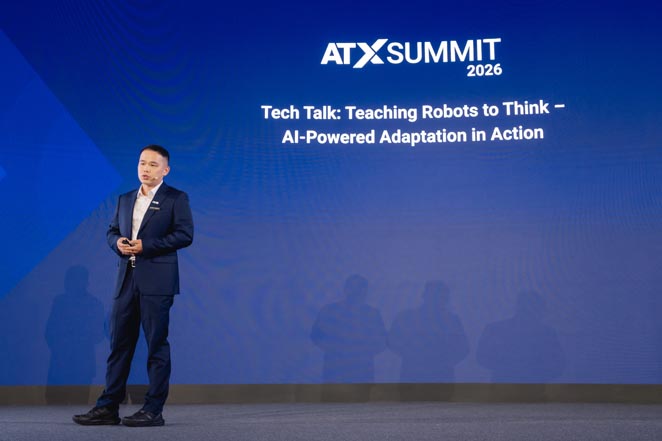 Tech Talk: Teaching Robots to Think — AI-Powered Adaptation in Action